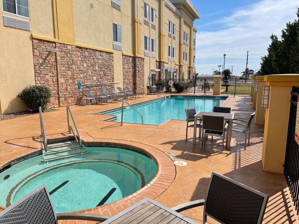 La Quinta By Wyndham Elk City Exterior photo